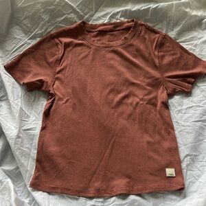 Vuori Pose fitted tee Sz M